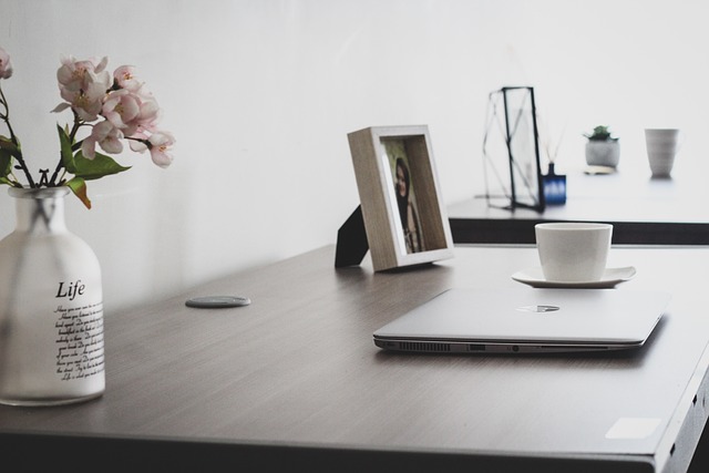 Home Office Makeover: Design Tips for Productivity & Comfort